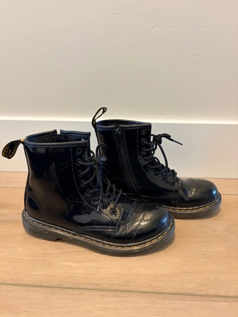 Dr Doc Martens Boot Black Patent Leather Side Zip Girls Size 3